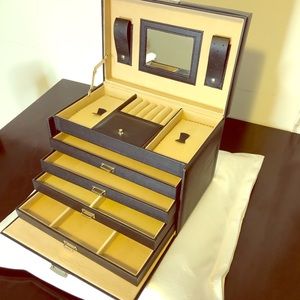 Black Leather jewelry box